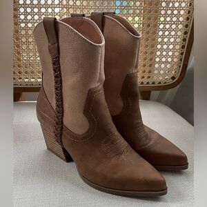 Dolce Vita Karyn Mid Calf Western Boots Stacked Heel Two Tone Tan Sz 7